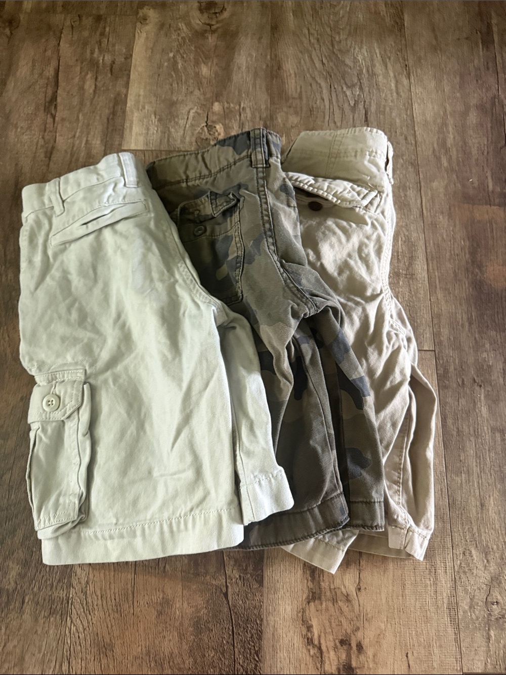 3 pairs of kaki shorts